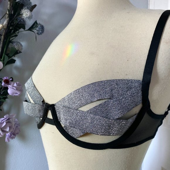 NWOT Bluebella Emilia Bra - 32 D Silver - Picture 8 of 8